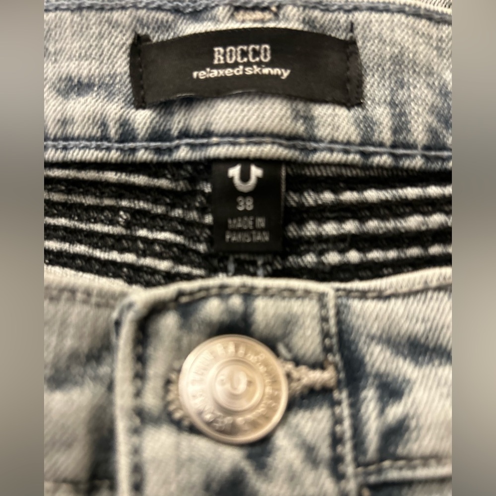 TRUE RELIGION Shorts (Men’s) - Picture 4 of 4
